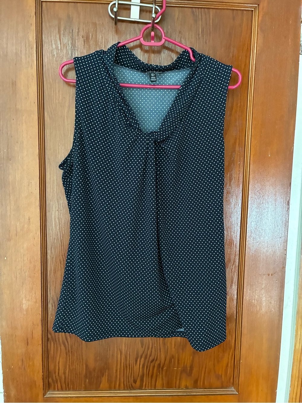 Jones New York Navy Blue Sleeveless Polka Dot Top 💙💙💙